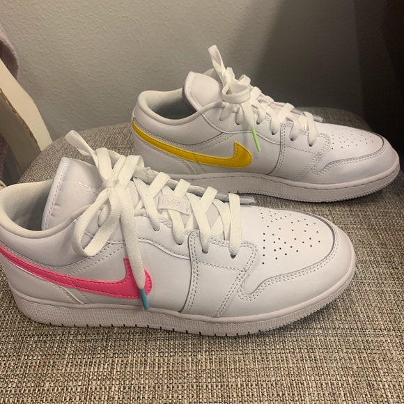 jordan 1 low sticker pack grade school